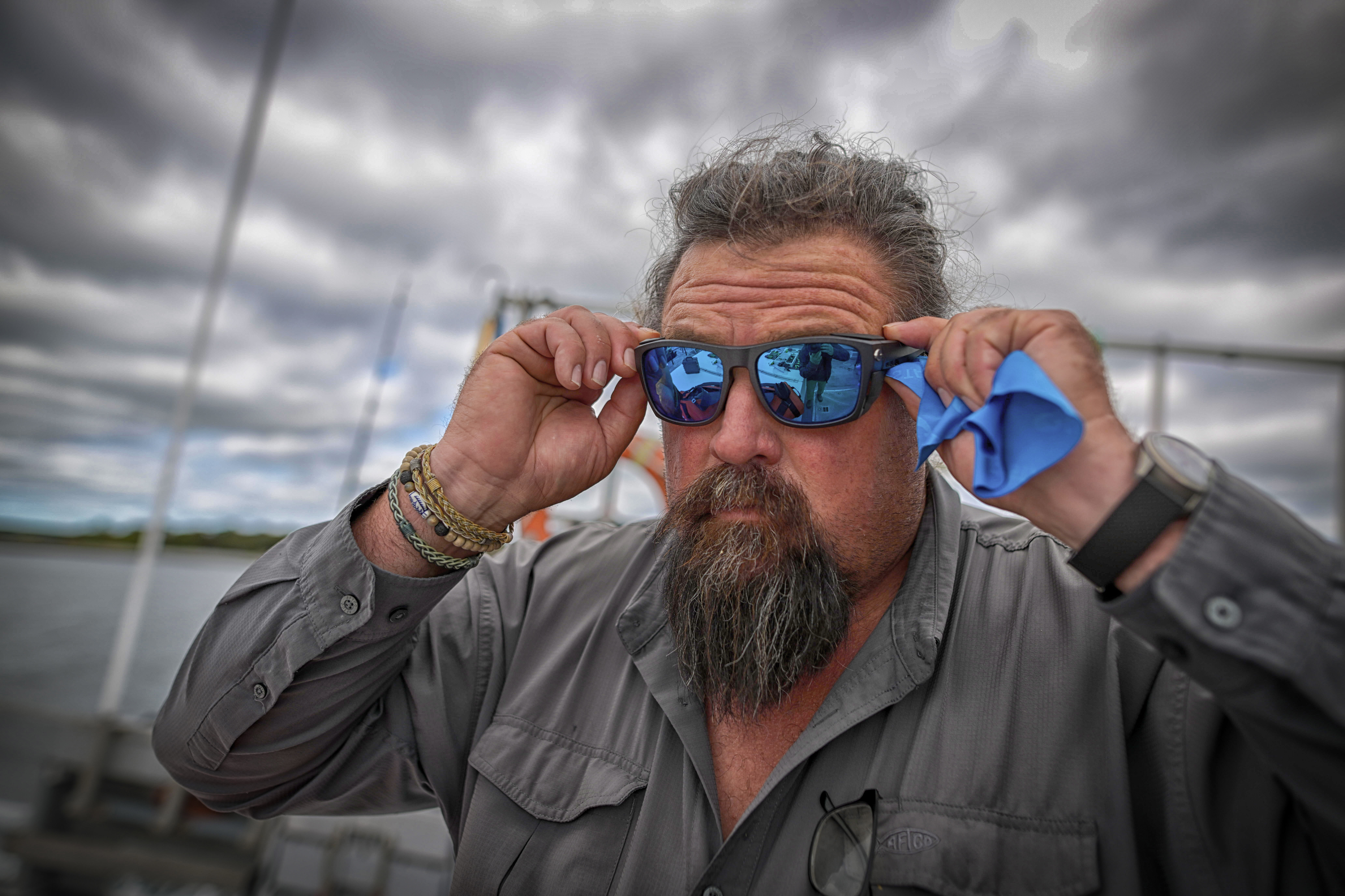 costa-king-tide-sunglasses-water-test